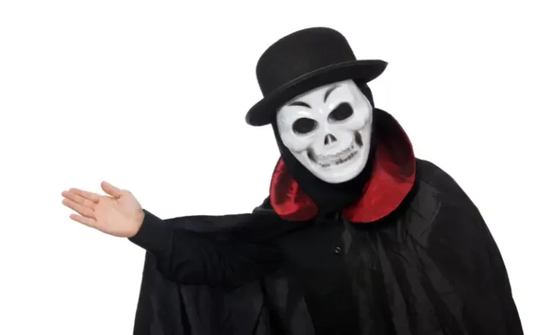 hombre con sombrero 2 768x480