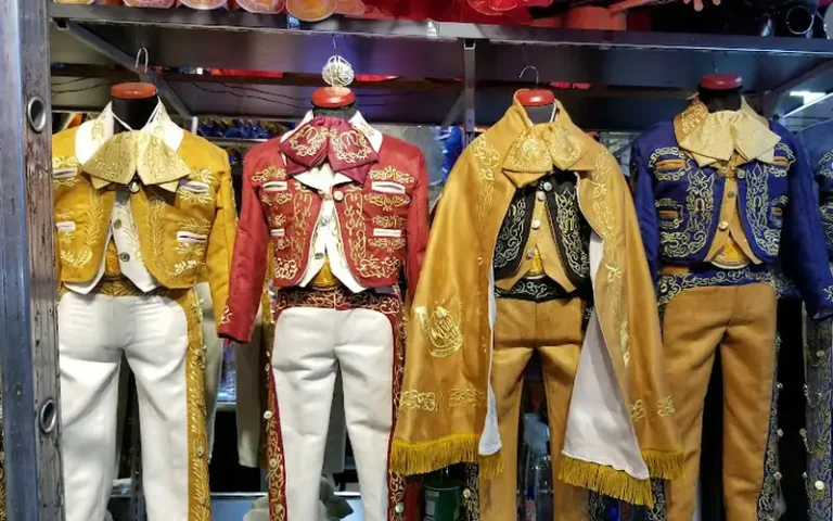 trajes de charro dplatas 768x480