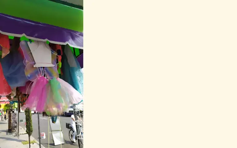 el monstruo del disfraz 768x480