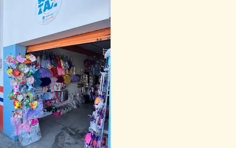 sonrizaz tienda de disfraces 768x480